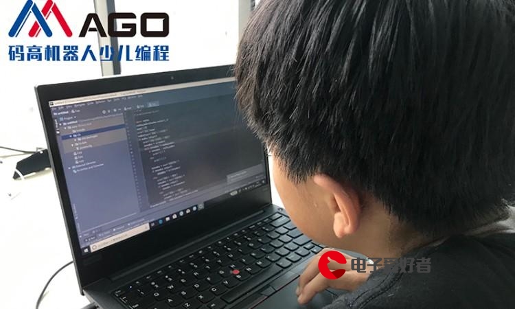 python用什么软件编程-初学 Python 需要安装哪些软件？